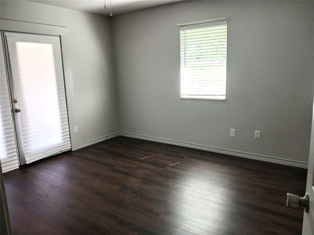 242 AUTUMN WOOD Trail, Gun Barrel City, TX 75156