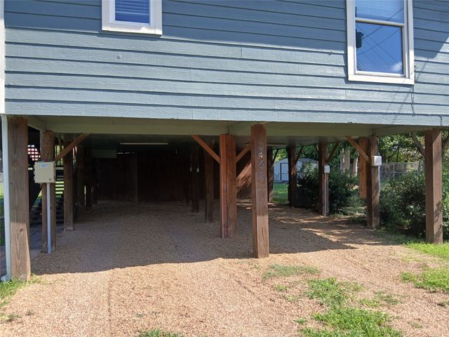 242 AUTUMN WOOD Trail, Gun Barrel City, TX 75156