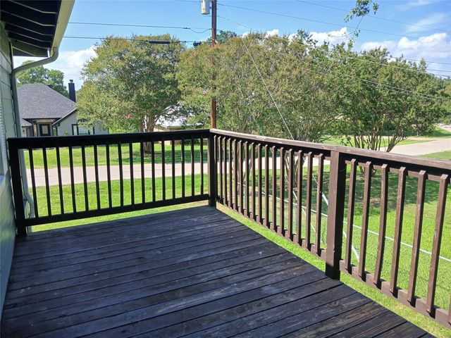 242 AUTUMN WOOD Trail, Gun Barrel City, TX 75156