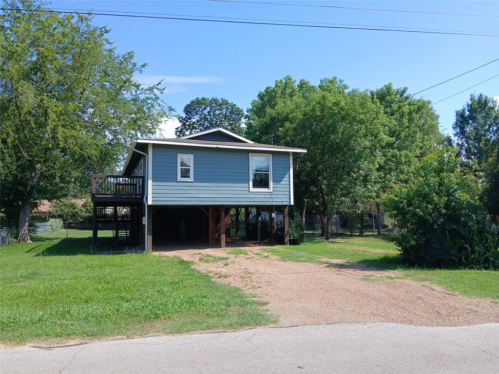 242 AUTUMN WOOD Trail, Gun Barrel City, TX 75156