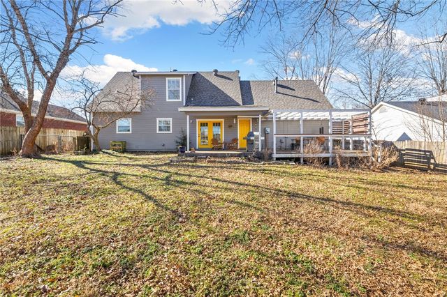 1776 S Tallgrass Drive, Fayetteville, AR 72701