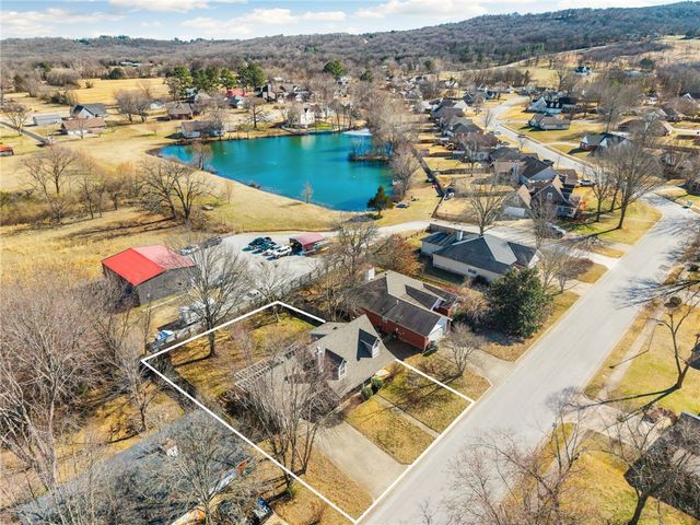 1776 S Tallgrass Drive, Fayetteville, AR 72701