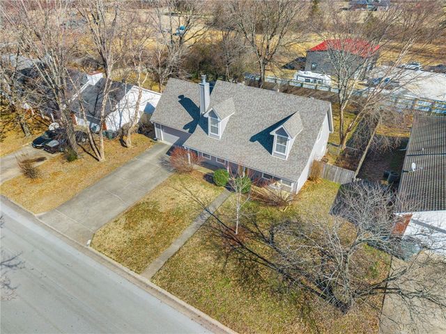 1776 S Tallgrass Drive, Fayetteville, AR 72701