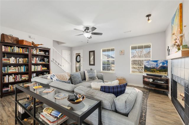 1776 S Tallgrass Drive, Fayetteville, AR 72701