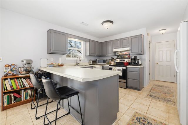 1776 S Tallgrass Drive, Fayetteville, AR 72701