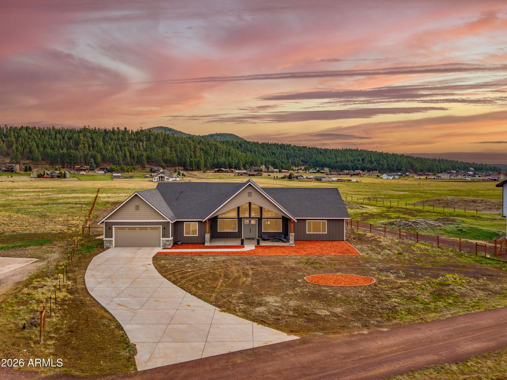 Image 1 of property listing at 7150 Moroni Drive, Flagstaff, AZ 86001