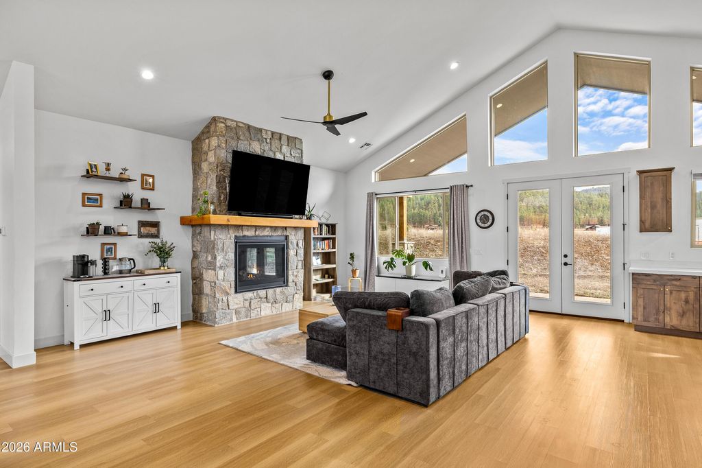 Image 7 of property listing at 7150 Moroni Drive, Flagstaff, AZ 86001