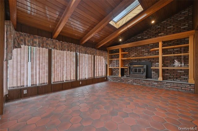 2640 Harvey Avenue, Oceanside, NY 11572