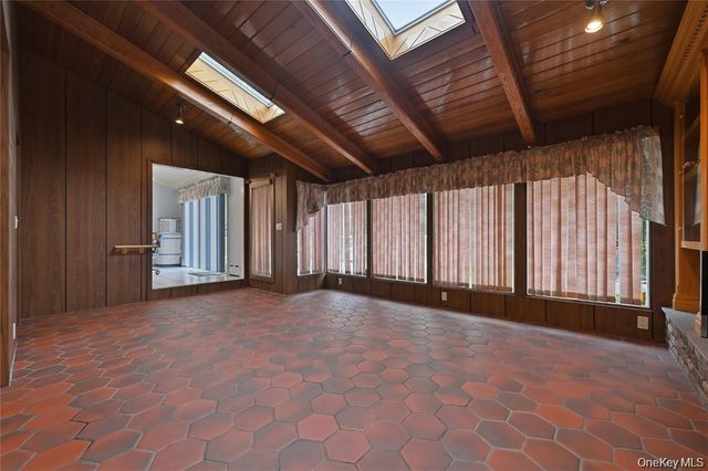 2640 Harvey Avenue, Oceanside, NY 11572