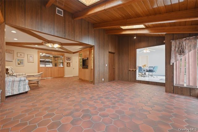 2640 Harvey Avenue, Oceanside, NY 11572