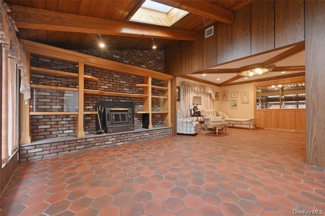 2640 Harvey Avenue, Oceanside, NY 11572