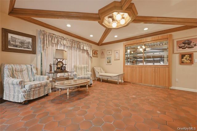 2640 Harvey Avenue, Oceanside, NY 11572