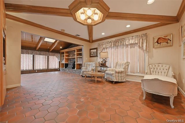 2640 Harvey Avenue, Oceanside, NY 11572