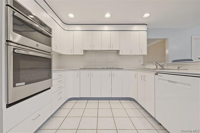 2640 Harvey Avenue, Oceanside, NY 11572