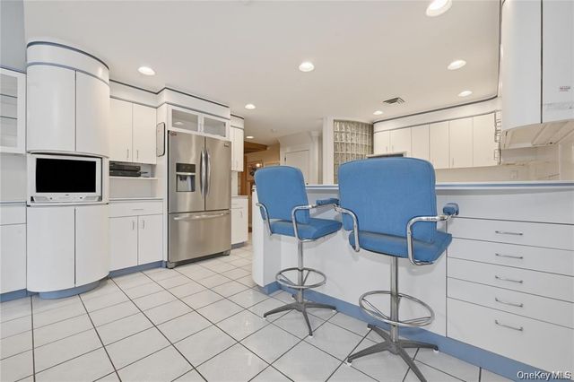 2640 Harvey Avenue, Oceanside, NY 11572