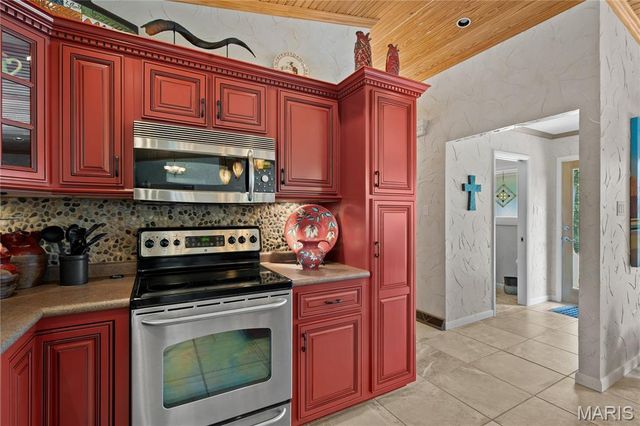 2402 Ripley Route A, Doniphan, MO 63935