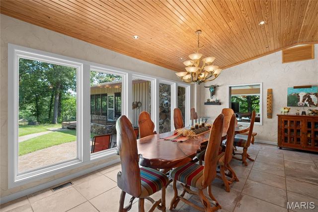 2402 Ripley Route A, Doniphan, MO 63935