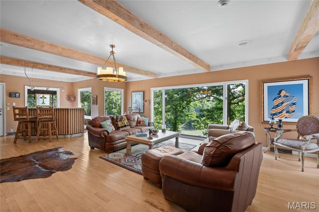 2402 Ripley Route A, Doniphan, MO 63935