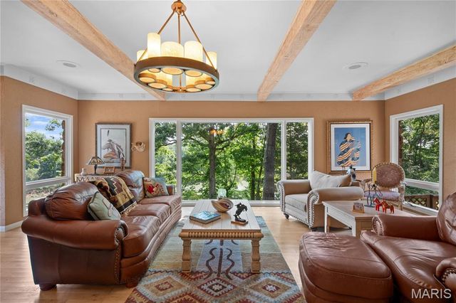 2402 Ripley Route A, Doniphan, MO 63935