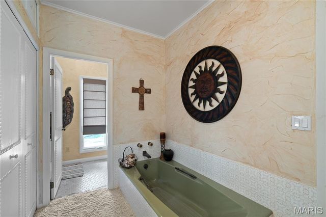 2402 Ripley Route A, Doniphan, MO 63935