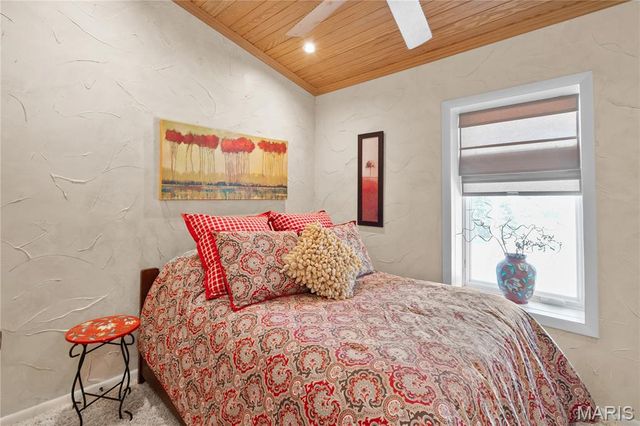 2402 Ripley Route A, Doniphan, MO 63935