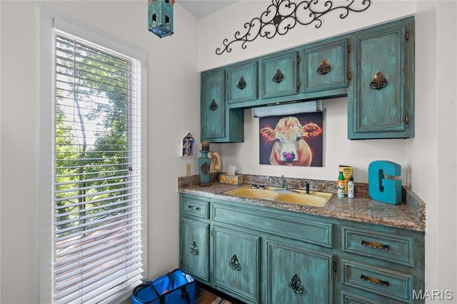 2402 Ripley Route A, Doniphan, MO 63935