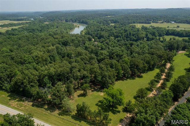 2402 Ripley Route A, Doniphan, MO 63935