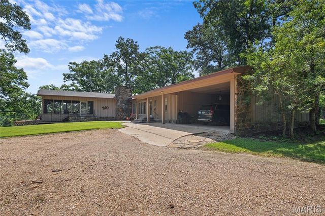2402 Ripley Route A, Doniphan, MO 63935