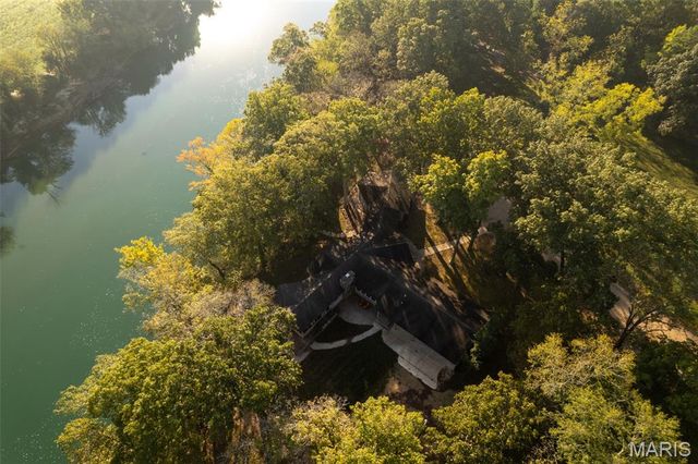 2402 Ripley Route A, Doniphan, MO 63935