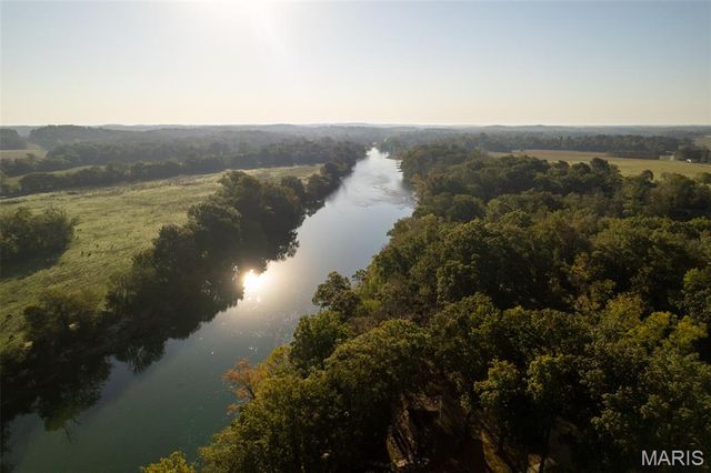 2402 Ripley Route A, Doniphan, MO 63935