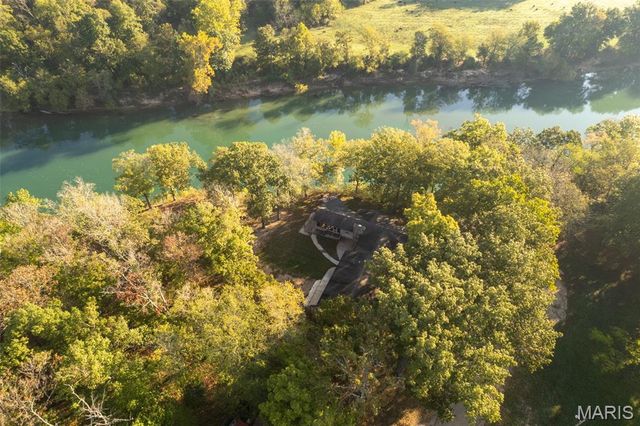 2402 Ripley Route A, Doniphan, MO 63935