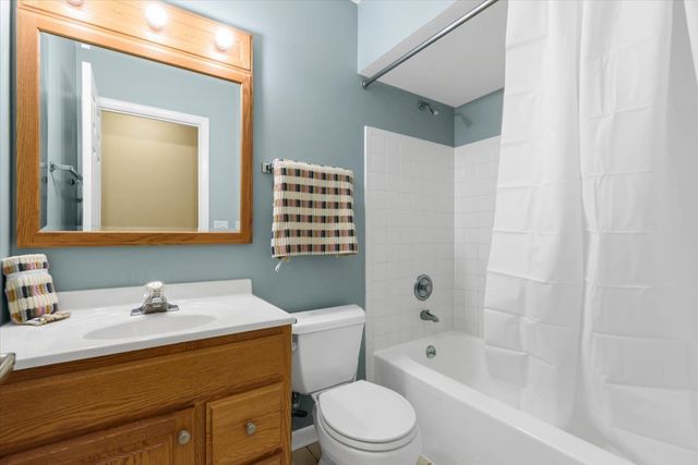1525 Mayfield Lane, Hoffman Estates, IL 60169
