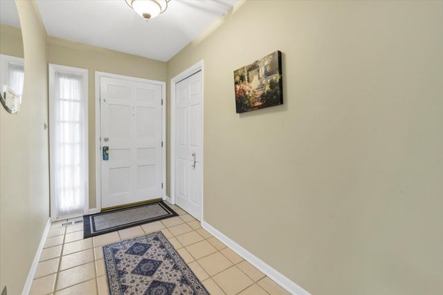 1525 Mayfield Lane, Hoffman Estates, IL 60169