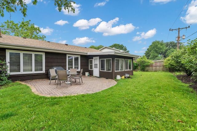 1525 Mayfield Lane, Hoffman Estates, IL 60169