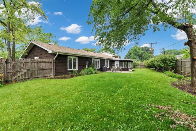 1525 Mayfield Lane, Hoffman Estates, IL 60169