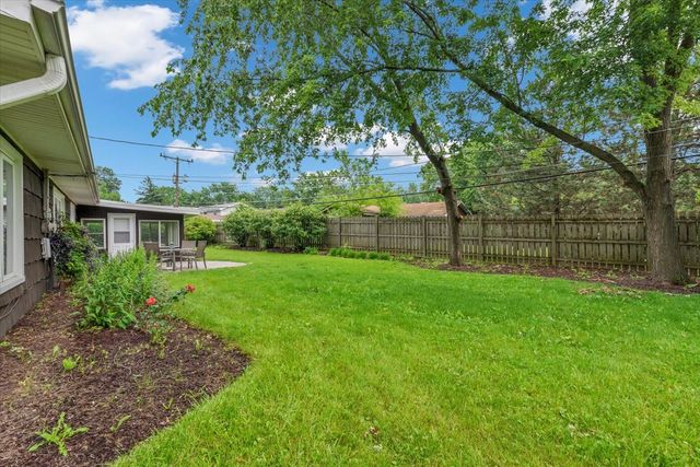 1525 Mayfield Lane, Hoffman Estates, IL 60169