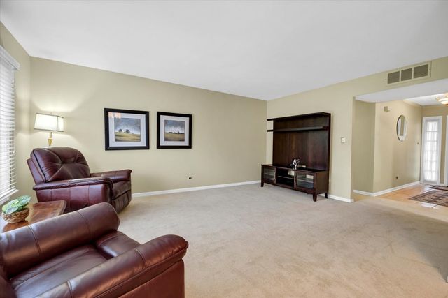 1525 Mayfield Lane, Hoffman Estates, IL 60169