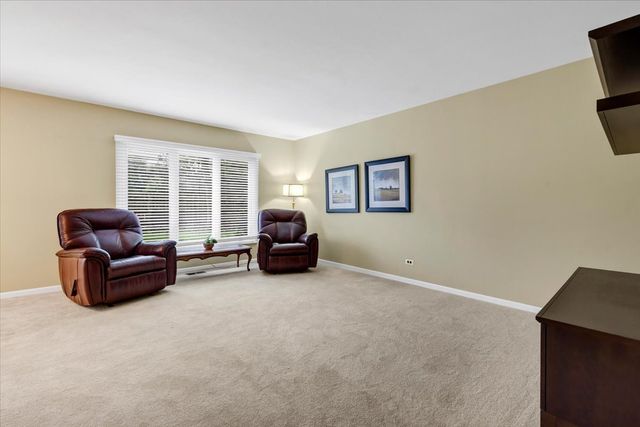 1525 Mayfield Lane, Hoffman Estates, IL 60169