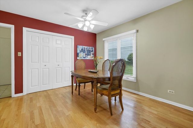 1525 Mayfield Lane, Hoffman Estates, IL 60169