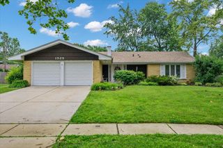 1525 Mayfield Lane, Hoffman Estates, IL 60169