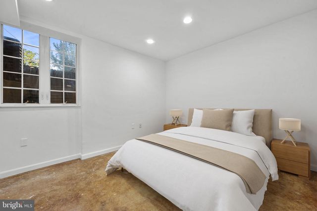 649 16TH ST NE, Washington, DC 20002