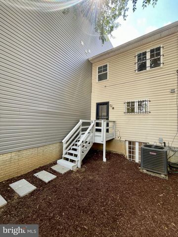 649 16TH ST NE, Washington, DC 20002