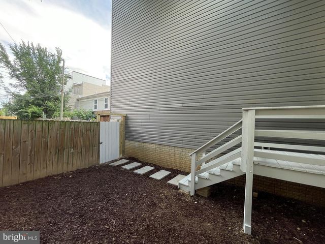 649 16TH ST NE, Washington, DC 20002