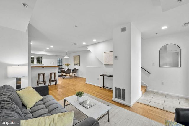 649 16TH ST NE, Washington, DC 20002