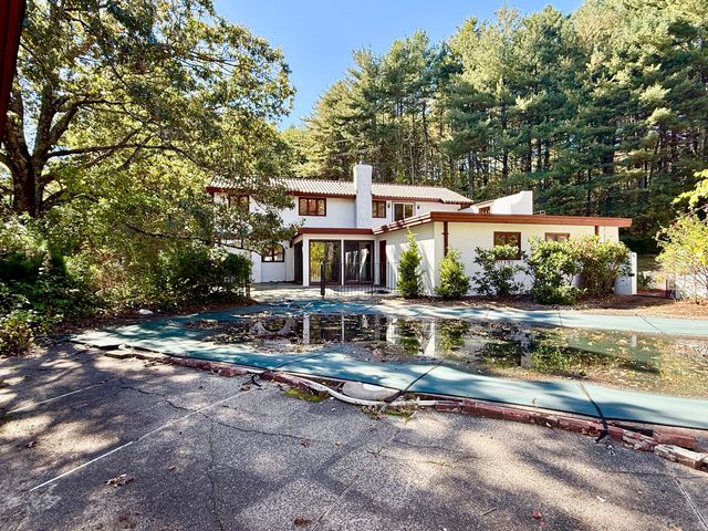 15 Bunker Hill Road, Canton, CT 06019