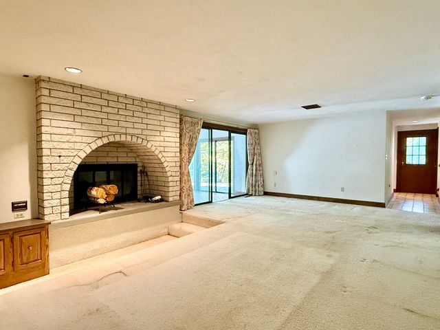 15 Bunker Hill Road, Canton, CT 06019