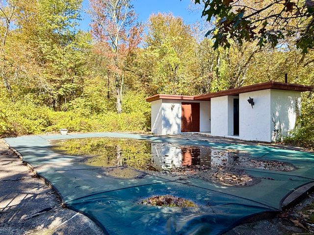 15 Bunker Hill Road, Canton, CT 06019