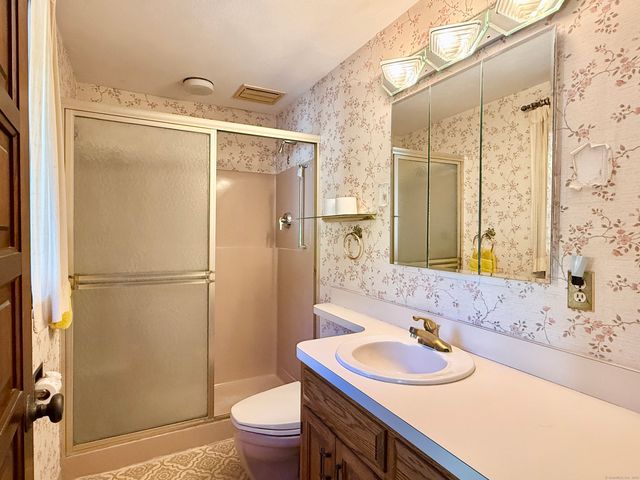 15 Bunker Hill Road, Canton, CT 06019
