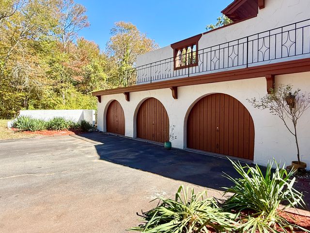 15 Bunker Hill Road, Canton, CT 06019