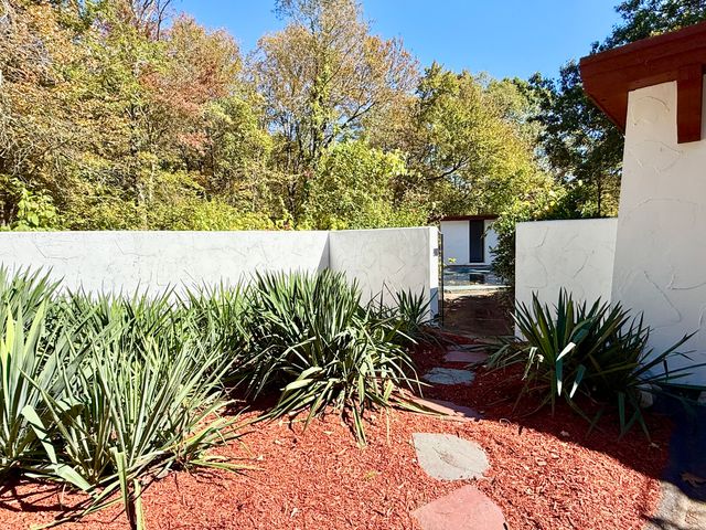 15 Bunker Hill Road, Canton, CT 06019